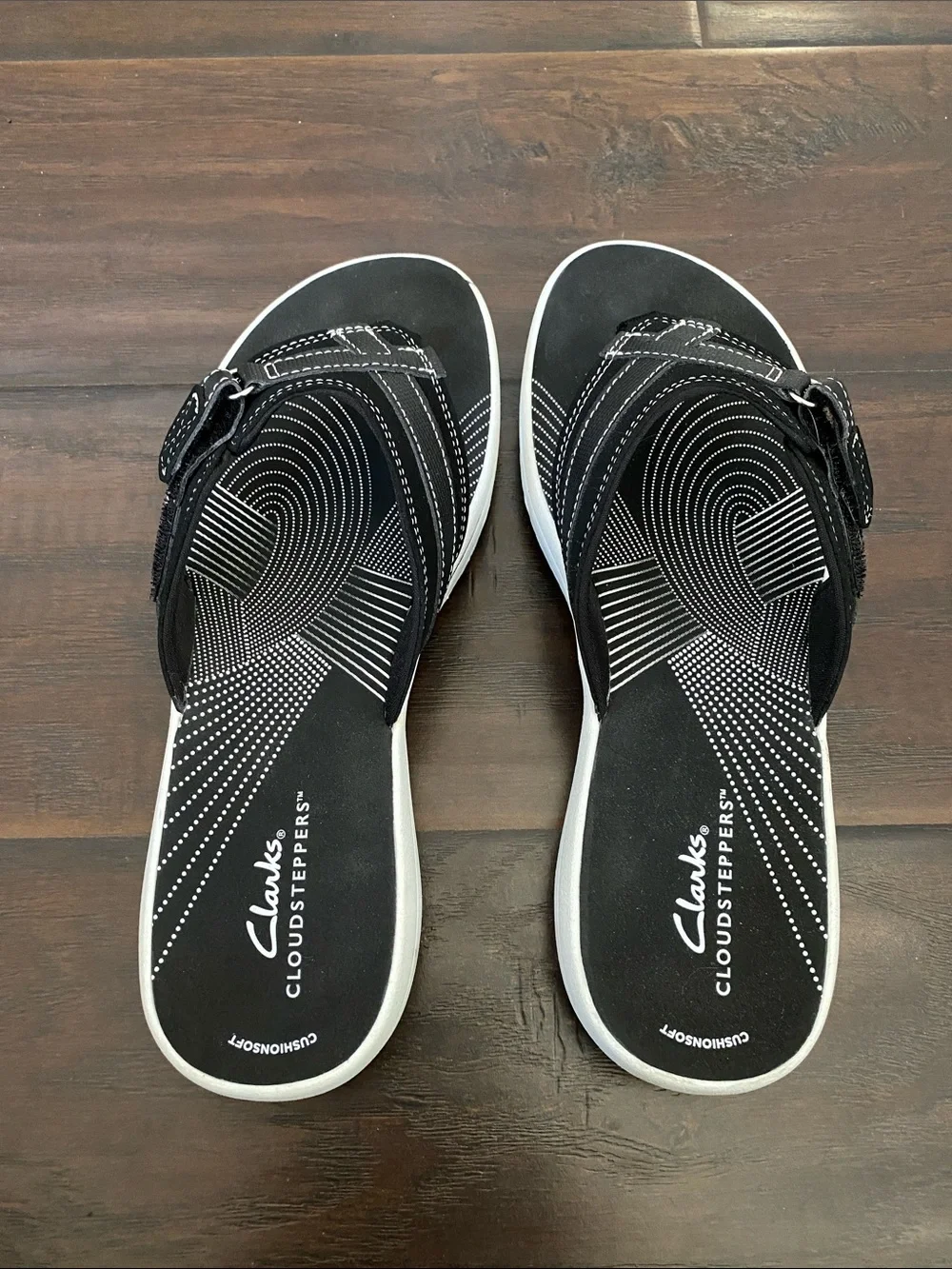 New with box Cloudstepper by Clarks Breeze sea flat sandals women’s size 9M